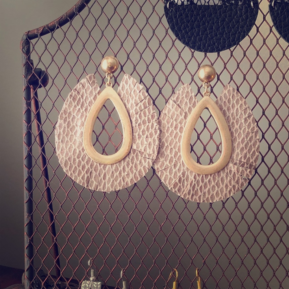 New leather earring beautiful snake skin print